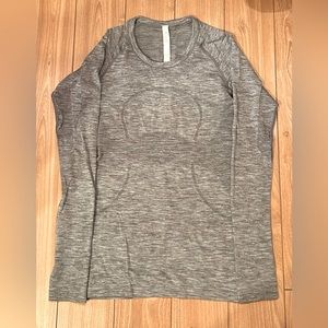 Women’s Lululemon Long sleeve